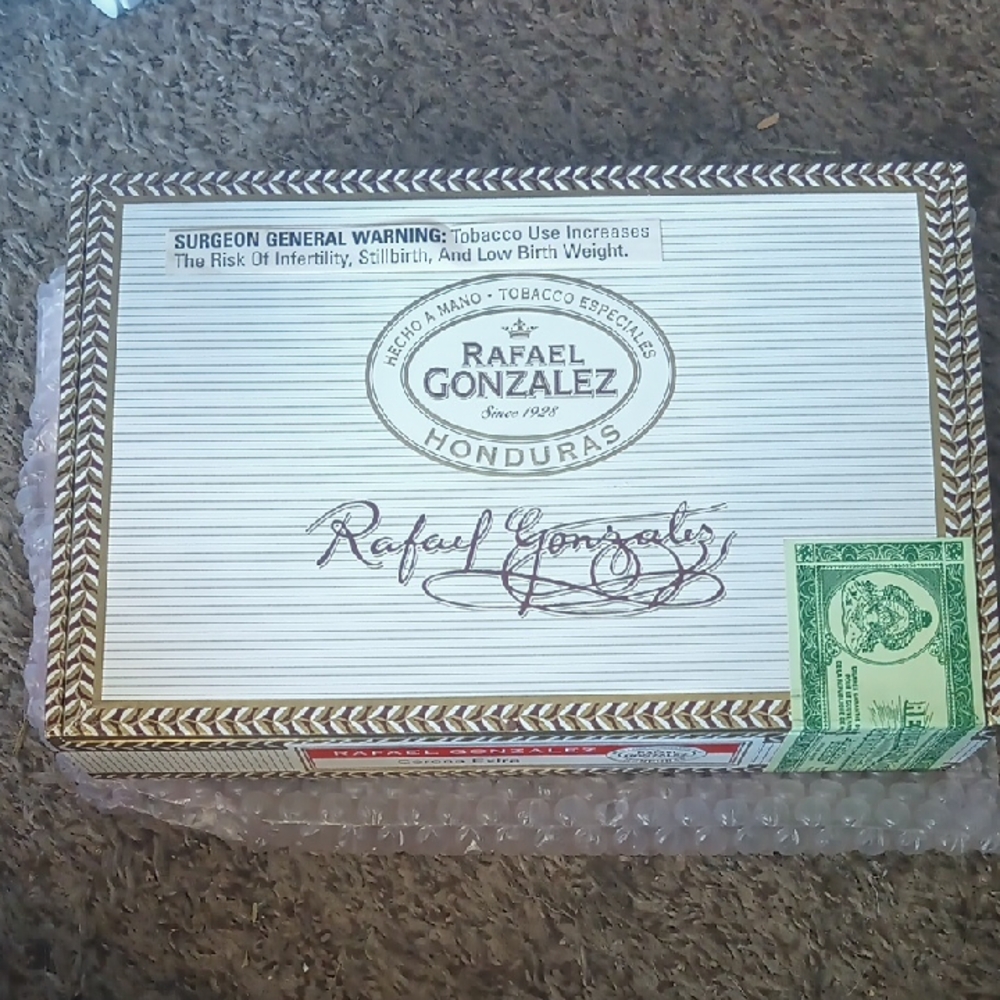 Rafael Gonzalez Cigar Box, Excellent Condition